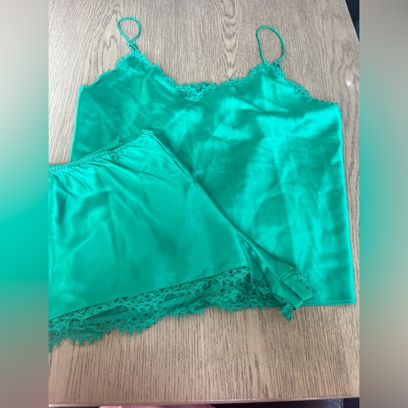 VICTORIA SECRET Green Pajama Set - Picture 6 of 9